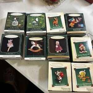 HALLMARK LOT OF 16 KEEPSAKE MINI ORNAMENTS / Disney / Vintage 1990-2005‎ In box